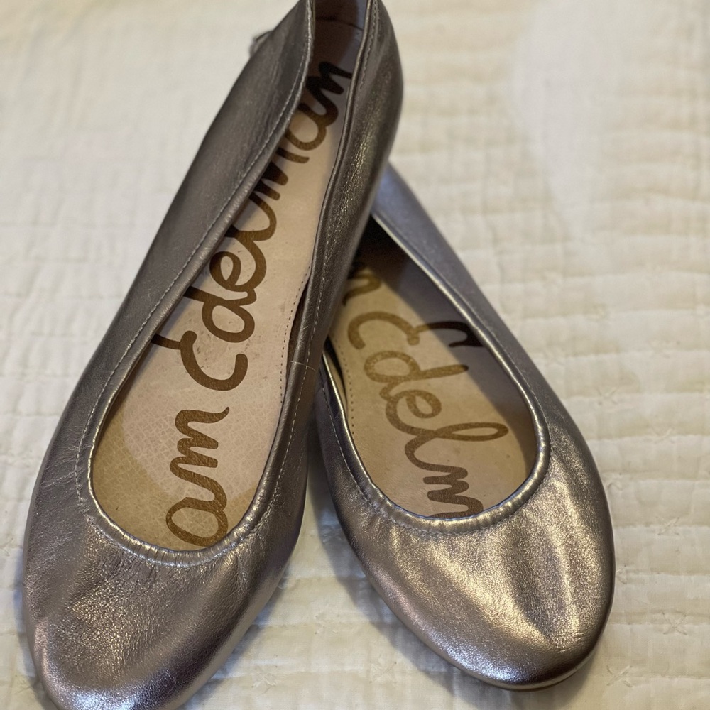 🩷Sam Edelman Pewter Flats🩷 7M